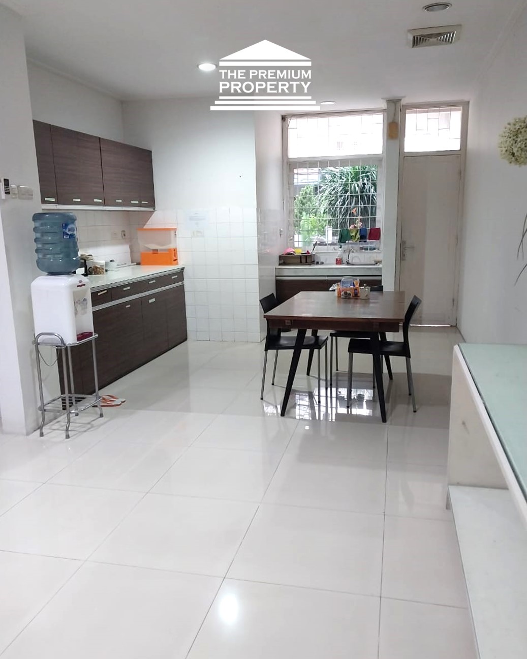 Rumah Dijual di Pondok Indah, 2,5 lantai, Siap Huni