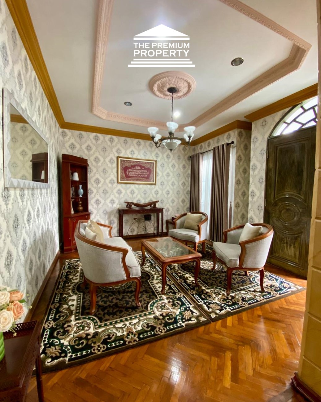 Rumah dijual di Pondok Indah, 3 Lantai, 3+2 Kamar Tidur, Lantai Parquet, Parkir 5 Mobil