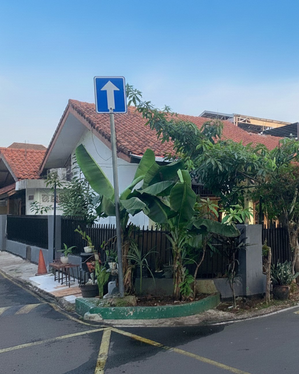 Rumah Dijual di Area Panglima Polim, Dekat MRT, Posisi Hoek