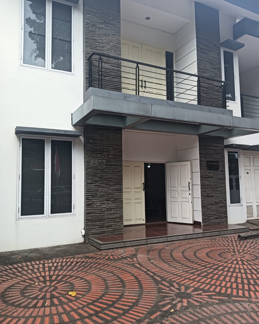 Rumah Dijual di Kebayoran Baru, Dekat Radio Dalam, Blok M, Bisa untuk Kantor