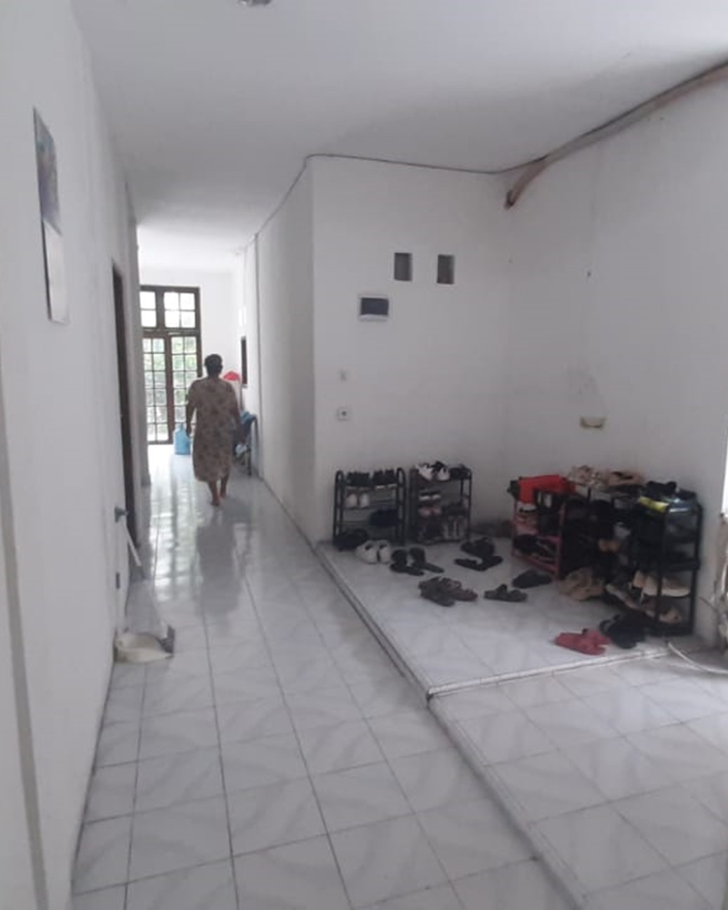 Rumah Dijual di Bendungan Hilir, 2 Lantai, 14 Kamar Tidur, Cocok Kost2an 