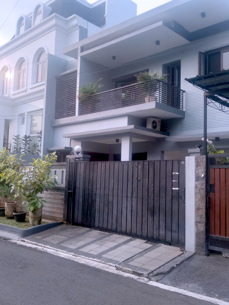 Dijual Rumah Cantik 2 Lantai di Pondok Indah – Dekat Tol TB Simatupang