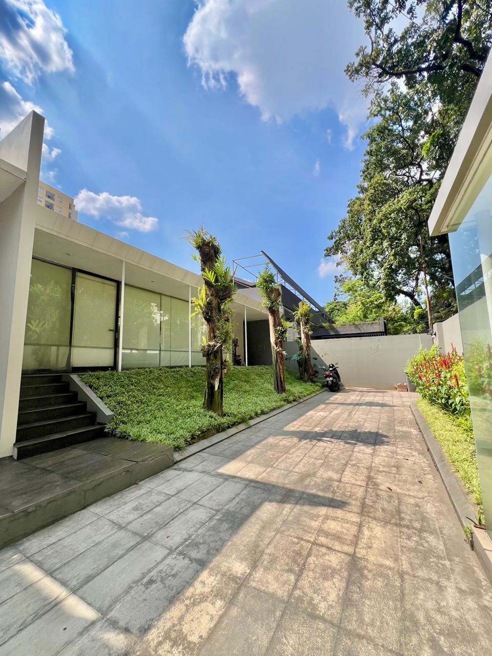 Rumah Cocok Usaha Resto, Cafe, Klinik, Kantor, Area Dekat Panglima Polim, Dharmawangsa, Blok M