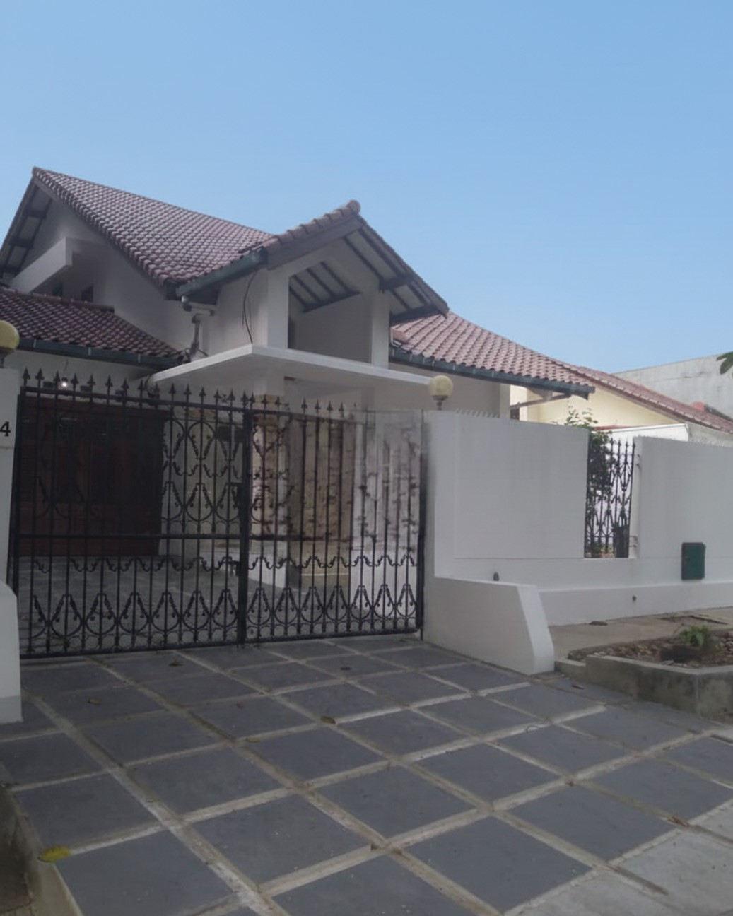 Dijual Rumah Area Pakubuwono, 2 Lantai, Jalan Lebar, Area Tenang