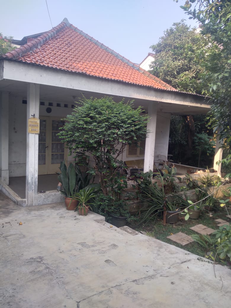 Dijual Rumah Lama Area Wijaya Kebayoran Baru, Rumah 1 Lantai, Butuh Renovasi