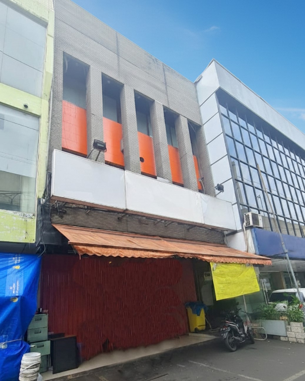 Ruko 4 Lantai Siap Pakai di Kebayoran Baru Area Dekat Mrt, Cocok Kantor, Klinik, Toko, Usaha