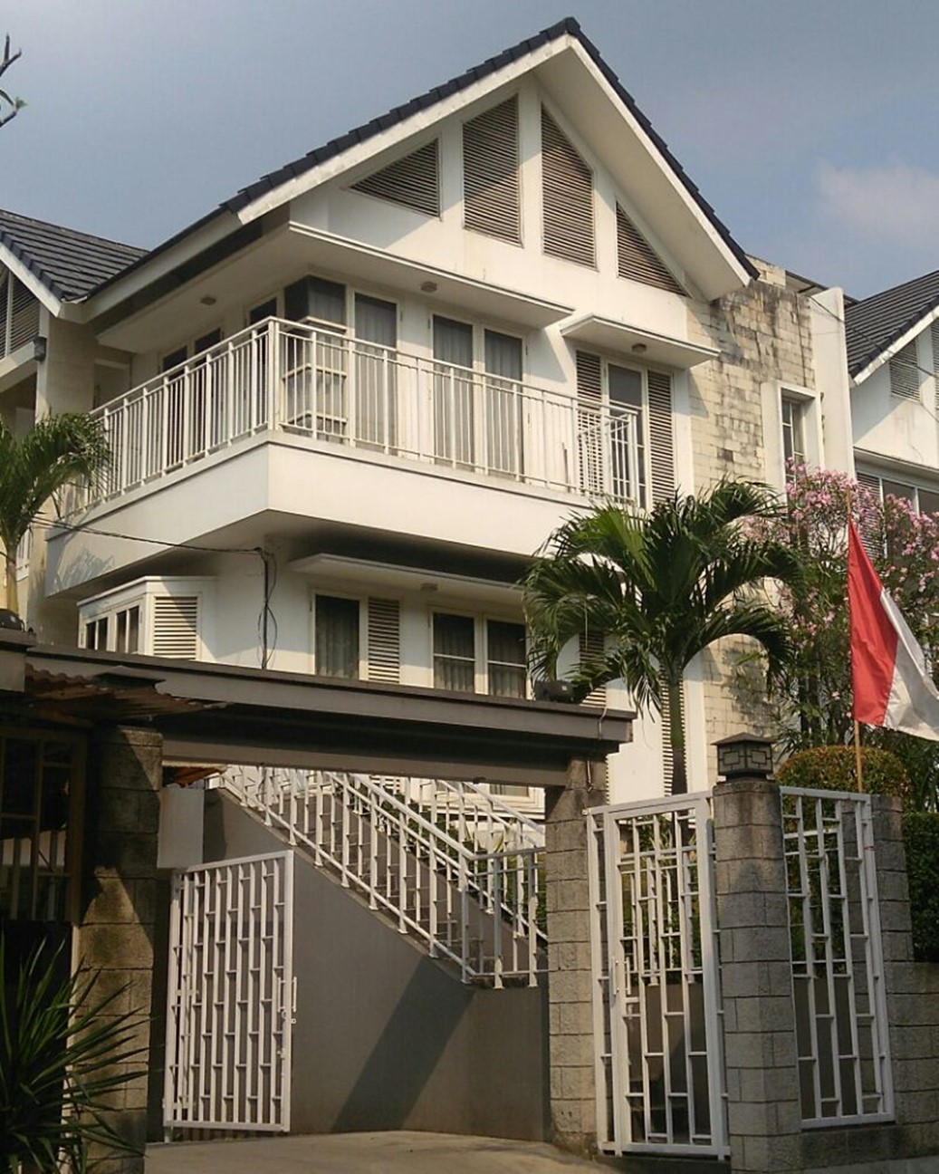 Dijual Rumah 3 Lantai di Cilandak, Belakang Citos. Dalam Cluster Townhouse