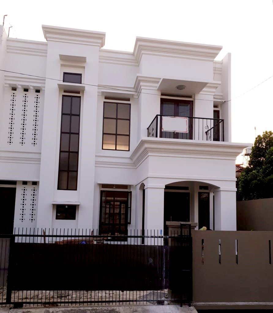 Rumah Brand New 2 Lantai di Lebak Bulus, Backyard Luas, Dekat Mrt Lebak Bulus