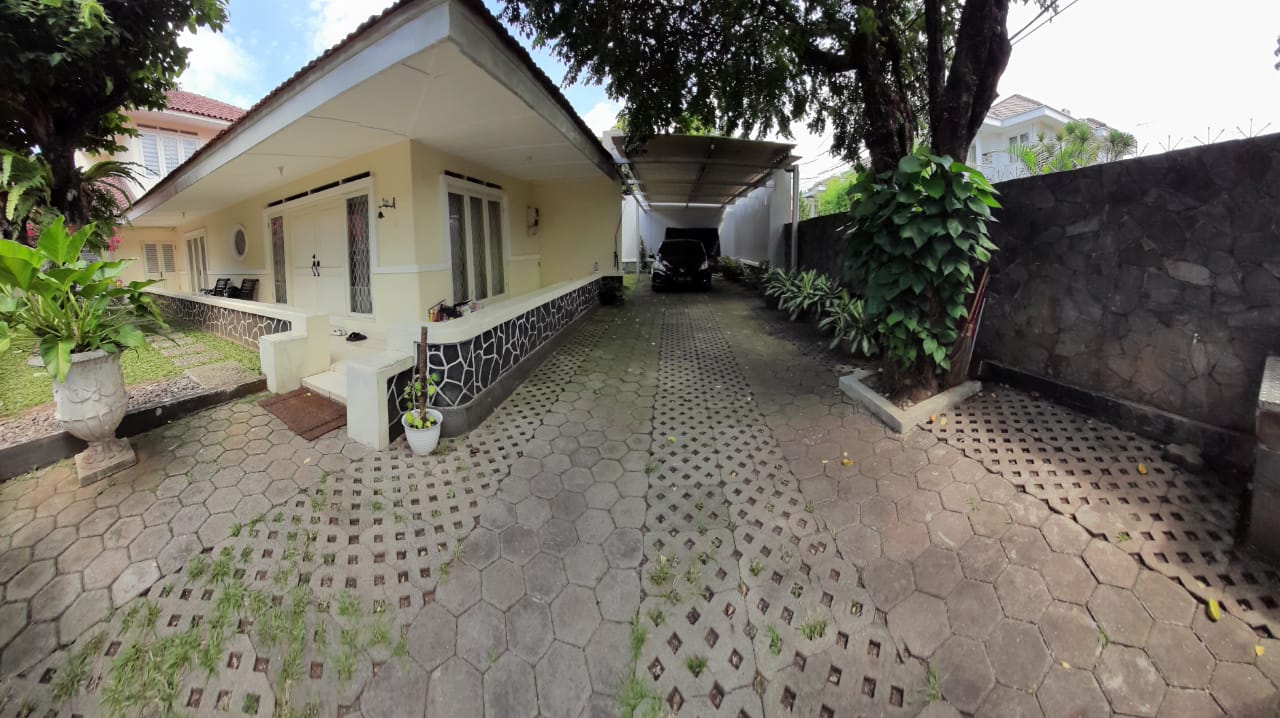 Rumah Dijual di Cilandak, 1,5 Lantai, Rapi dan Terawat