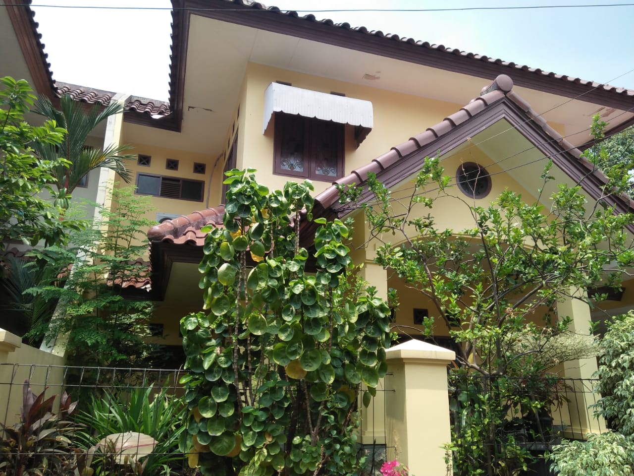 Dijual Rumah 2 Lantai di Larangan Ciledug, Jalan 2 mobil, Lingkungan Tenang, Nyaman dan  Tidak banjir
