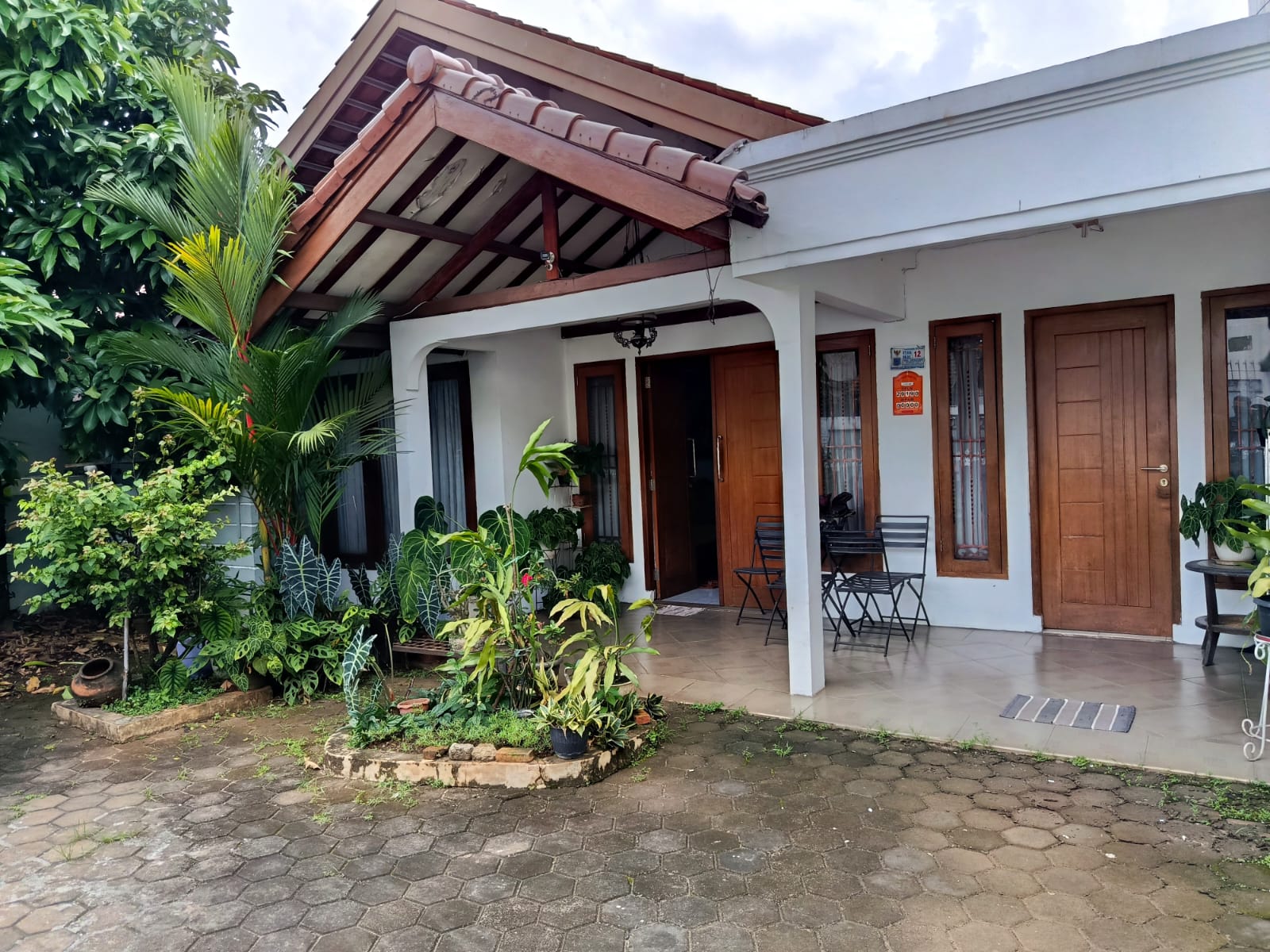 Rumah 2 Lantai di Ciputat, Dekat Pintu Tol Pamulang, Jalan Lebar 2 Mobil