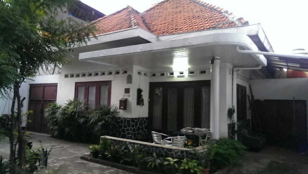 Dijual Rumah Tua di Bendungan Hilir, Dekat RS AL Mintohardjo