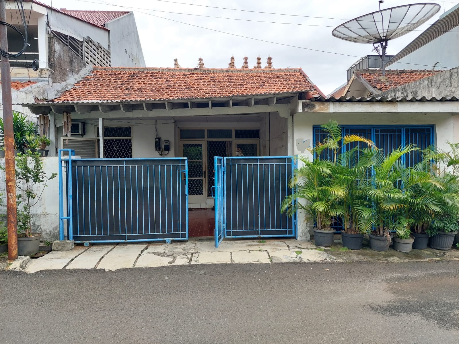 Rumah Tua Hitung Tanah di Kebayoran Baru