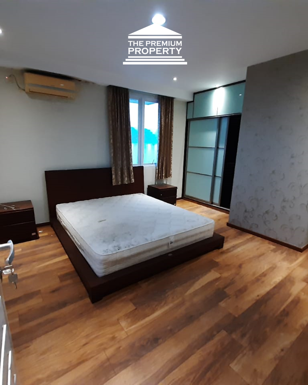 Rumah 3 Lantai Siap Huni Dekat Stasiun MRT Lebak Bulus