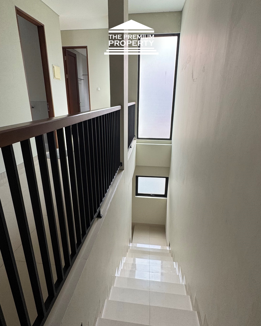 Siap Huni Dalam Komplek, Akses Mudah ke Gatot Subroto