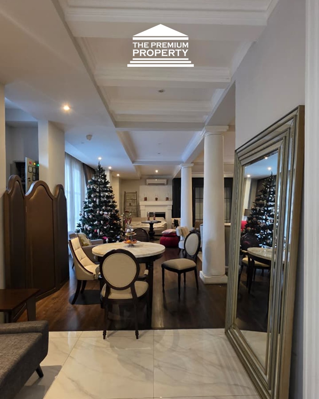 Rumah Sewa Panglima Polim Jakarta Selatan: Parkir 6 Mobil, Jalan 2 Mobil