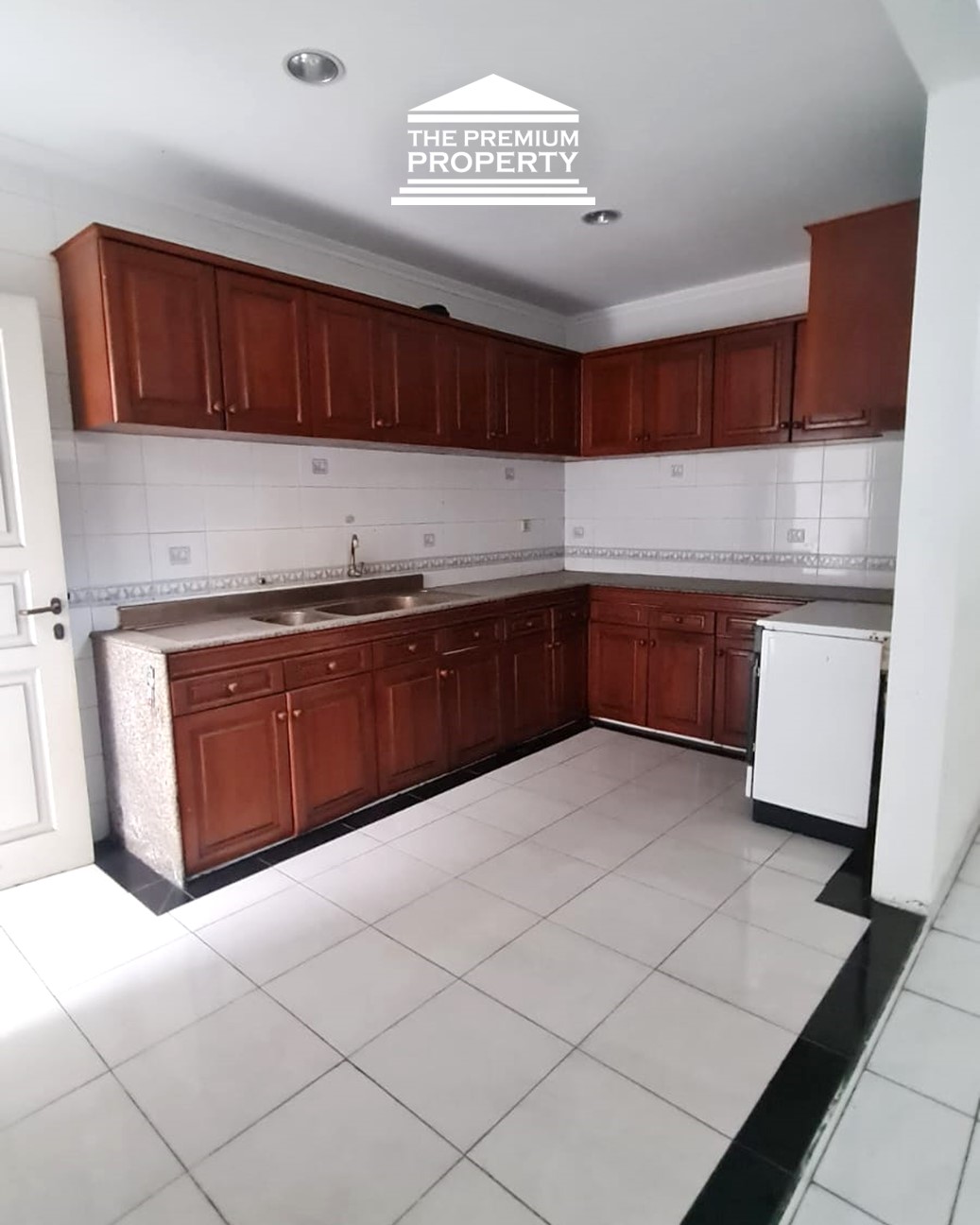 Rumah Siap Huni di Panglima Polim Kebayoran Baru, LT 276m2, Lokasi Elit