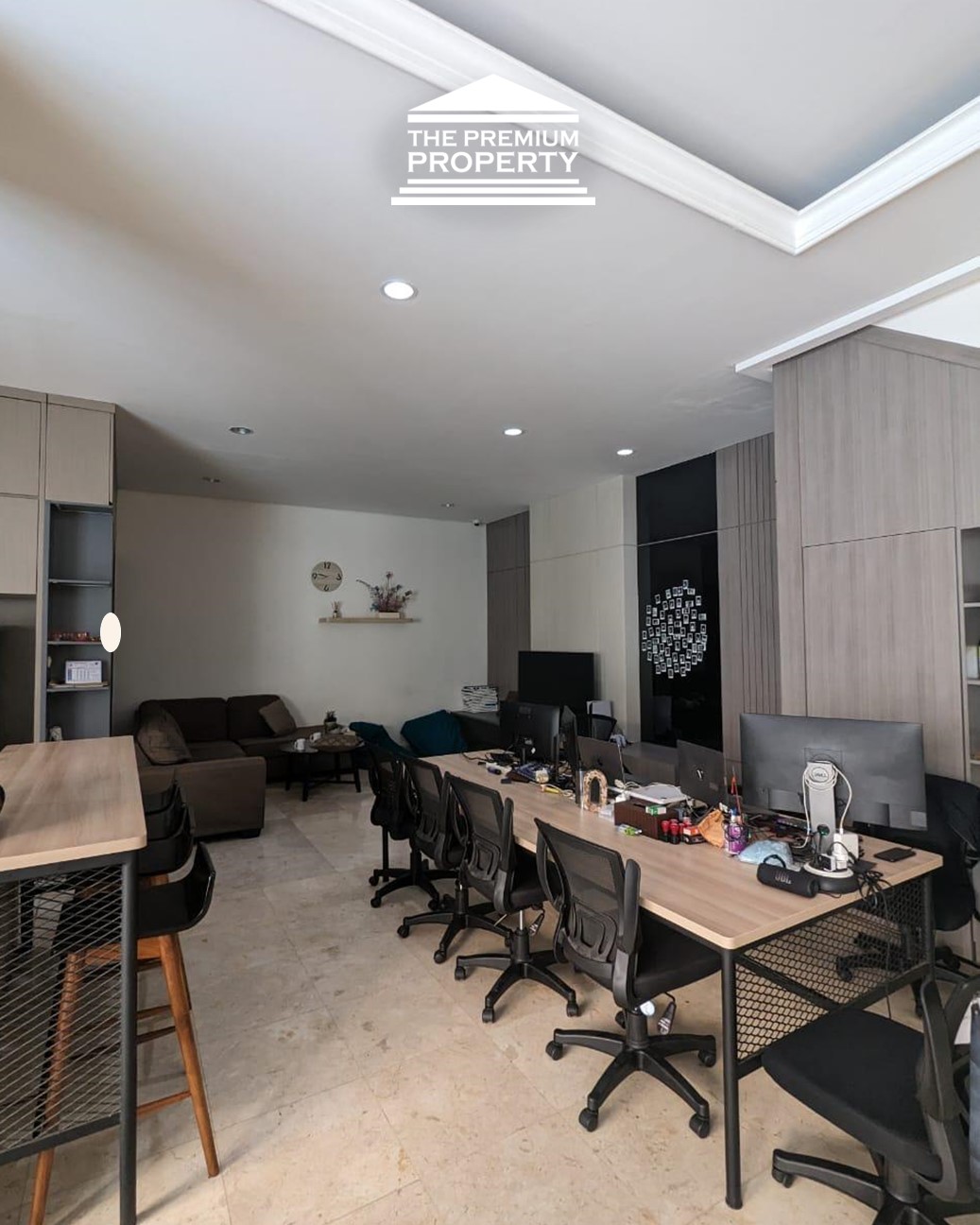 Rumah Kantor Strategis di Area Senopati – Private Pool, Parkir 6 Mobil, Listrik 23rb Watt