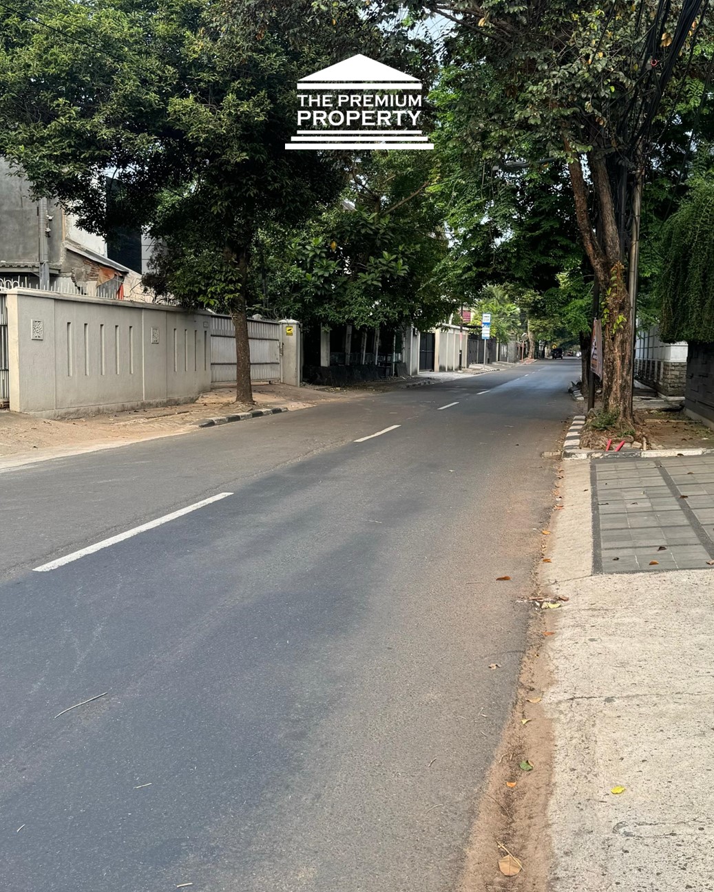 Hitung Tanah! Jual Rumah di Kebayoran Baru, LT 500m2 – Cocok untuk Kantor & Klinik