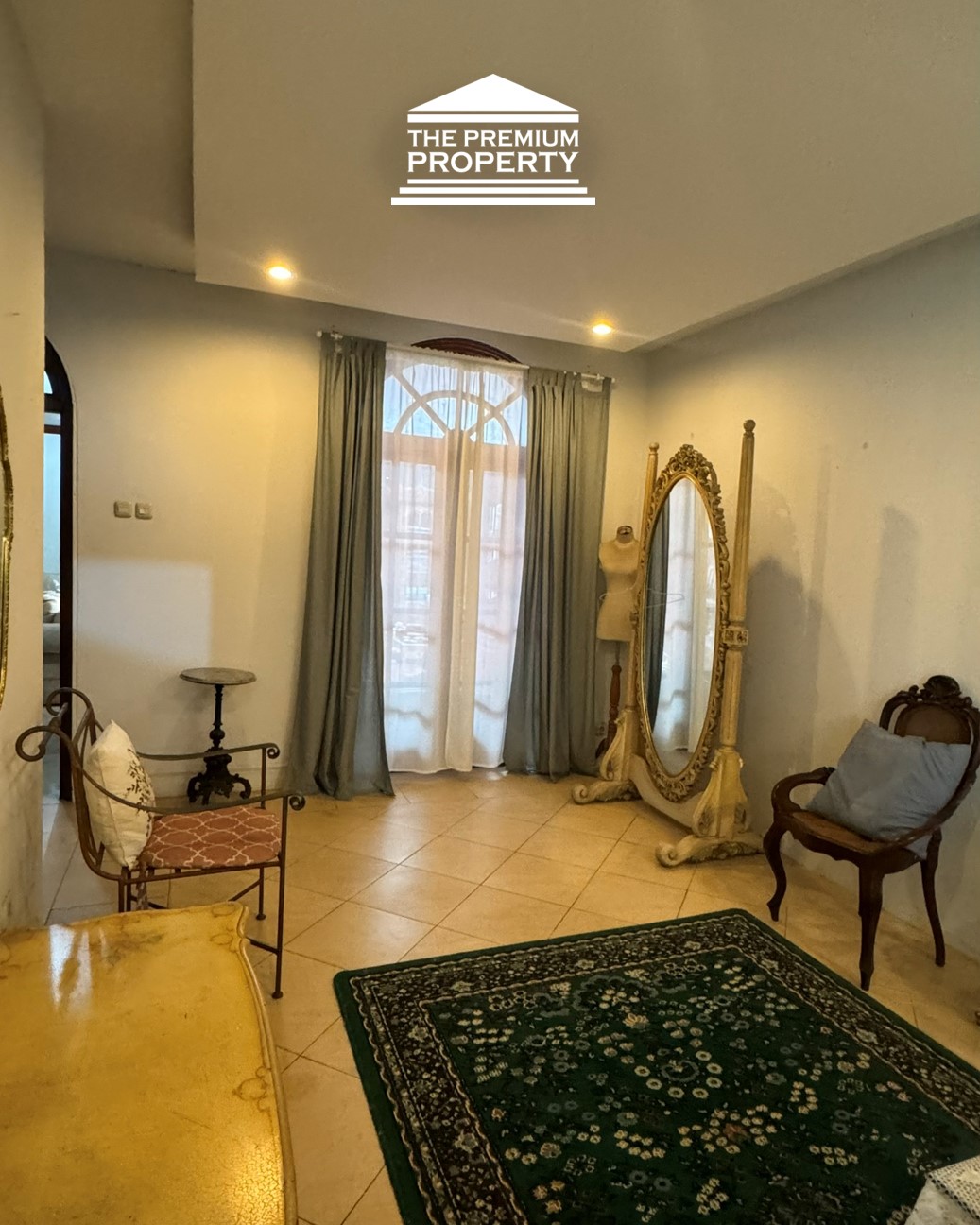 Unit Langka! Rumah di Area Erlangga Kebayoran Baru, Walking Distance ke SCBD