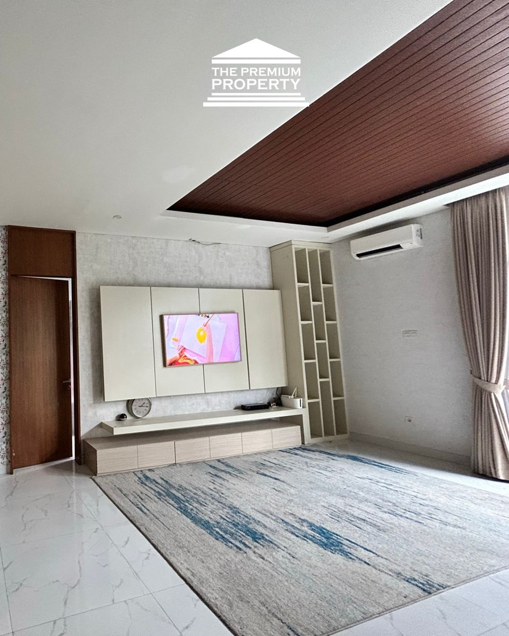 Rumah Mewah Pondok Indah Tersewa – ROI Jelas, Desain Estetik, Ada Solar Panel