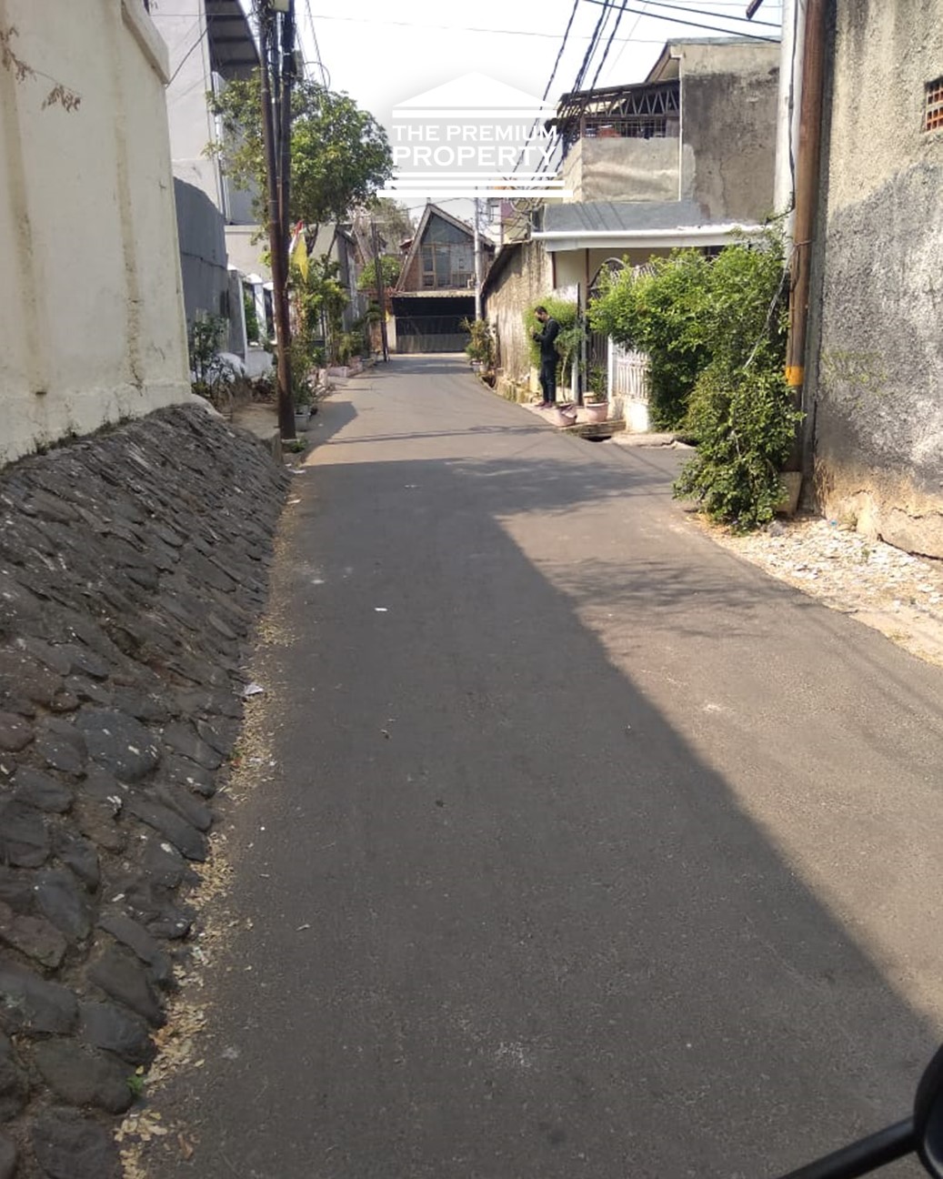 Rumah Hitung Tanah Luas 298m2 di Kebayoran Baru Selatan - SHM Langka