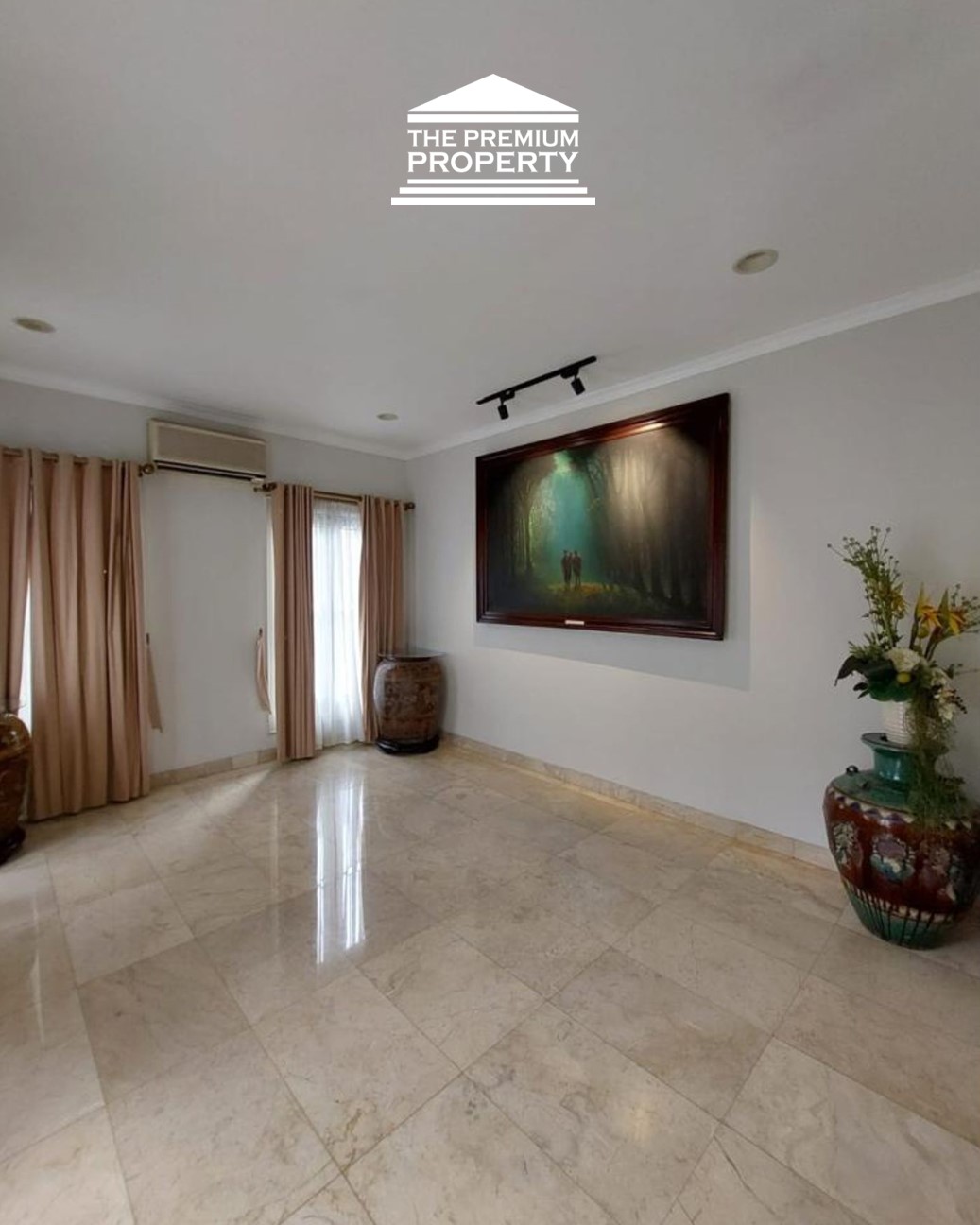 Rumah Modern Classic Pondok Indah Hoek – Private Cinema & Metric Kitchen