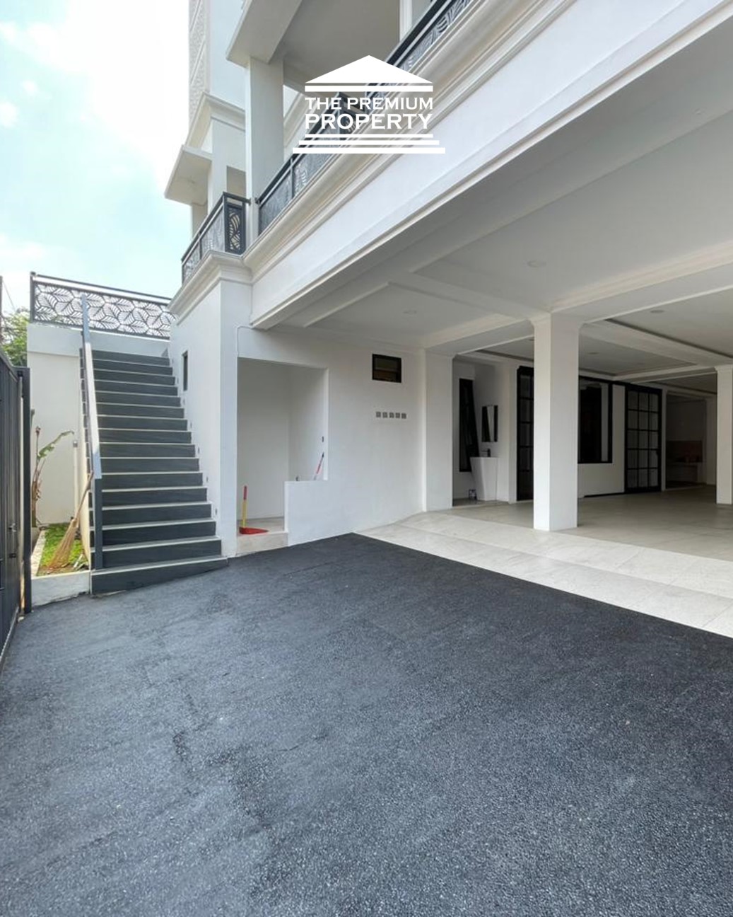 Dijual Rumah Baru 4 Lantai Mewah Modern dengan Rooftop dan Lift di Kebayoran Baru Jakarta Selatan