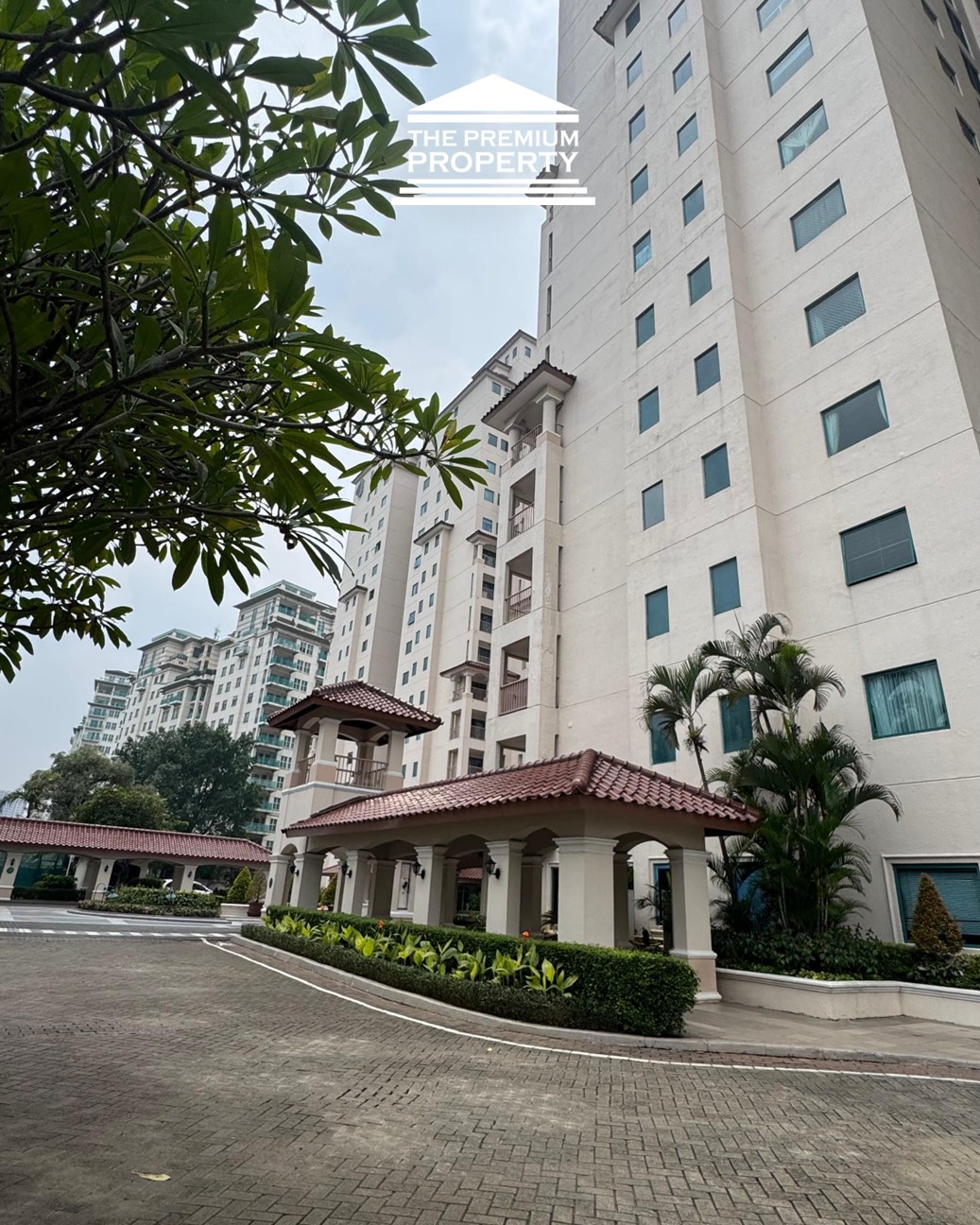 Apartemen Disewa Golf Hill Terrace Tower B, 3 KT, Furnished, View Pool