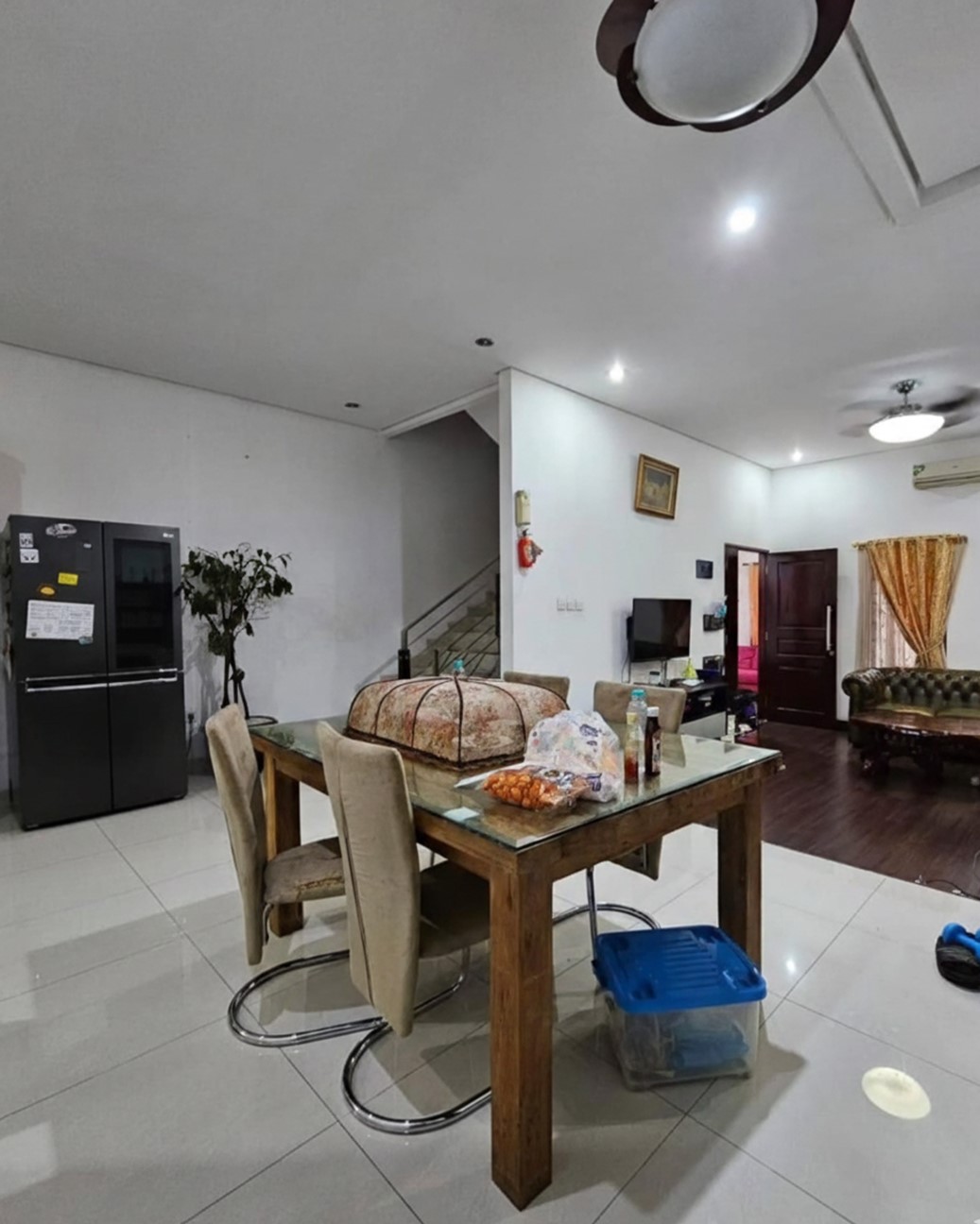 Dijual Rumah Kebayoran Baru Area Wijaya, 3 Lantai SHM Lokasi Premium