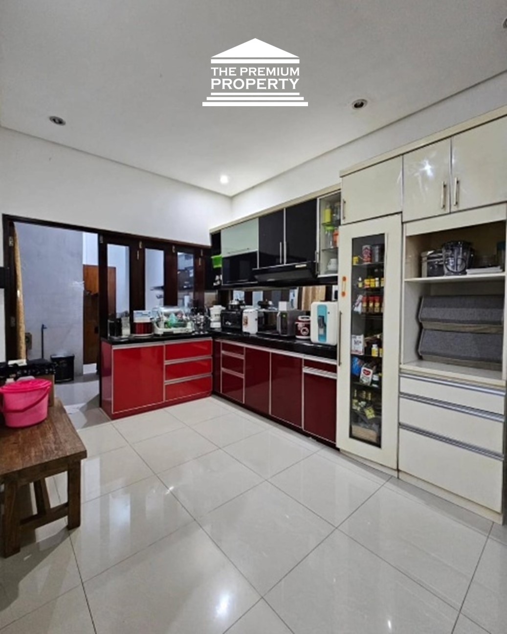 Dijual Rumah Kebayoran Baru Area Wijaya, 3 Lantai SHM Lokasi Premium