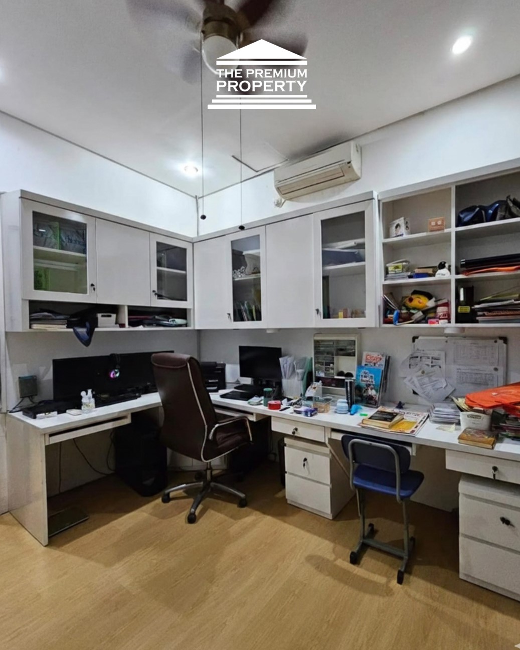 Dijual Rumah Kebayoran Baru Area Wijaya, 3 Lantai SHM Lokasi Premium