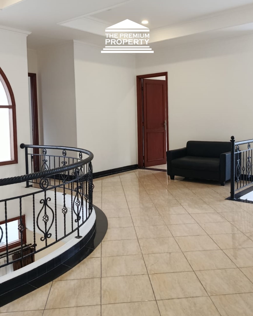 Rumah 2 Lantai Siap Huni Area Pakubuwono, 6 Kamar Tidur