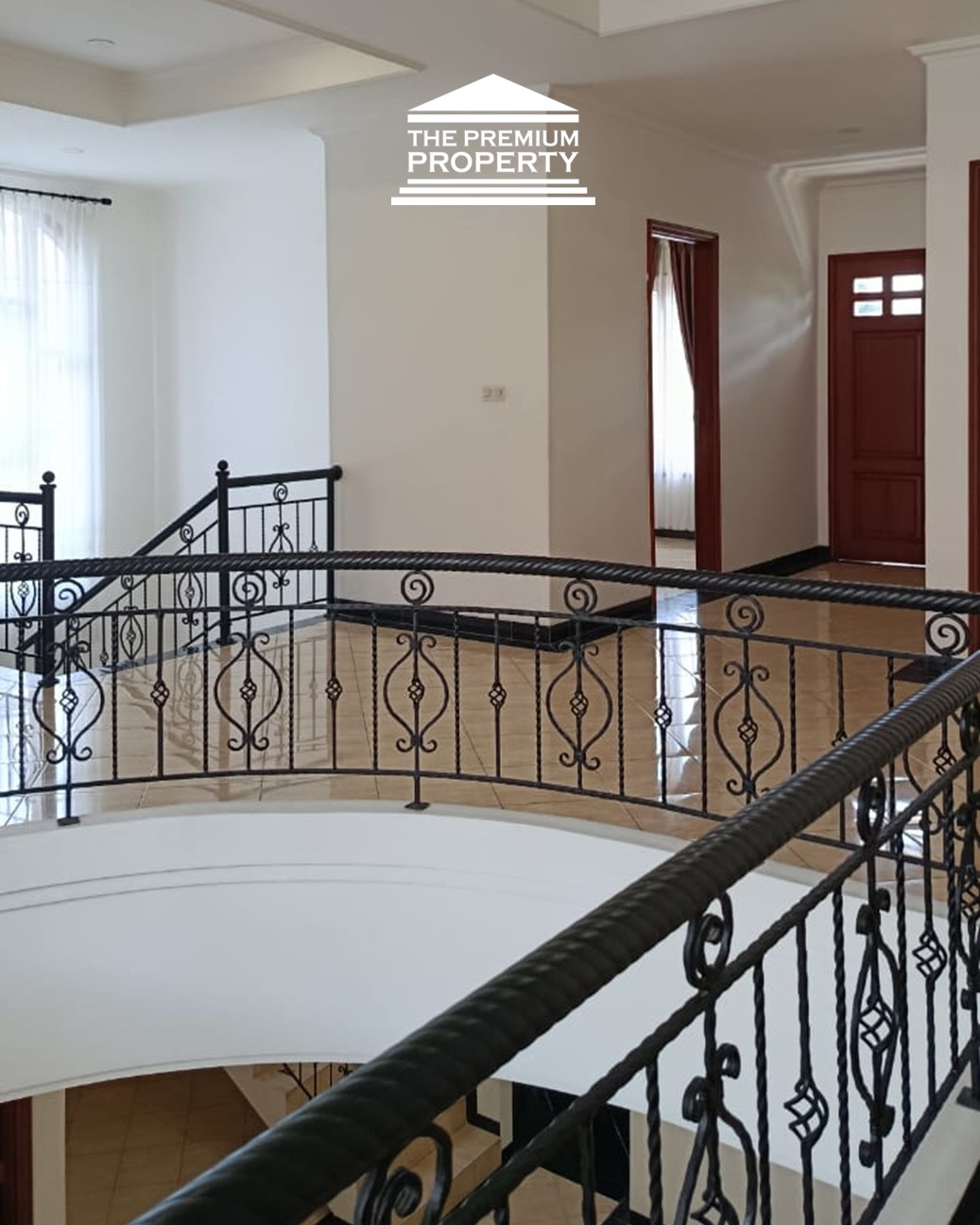 Rumah 2 Lantai Siap Huni Area Pakubuwono, 6 Kamar Tidur