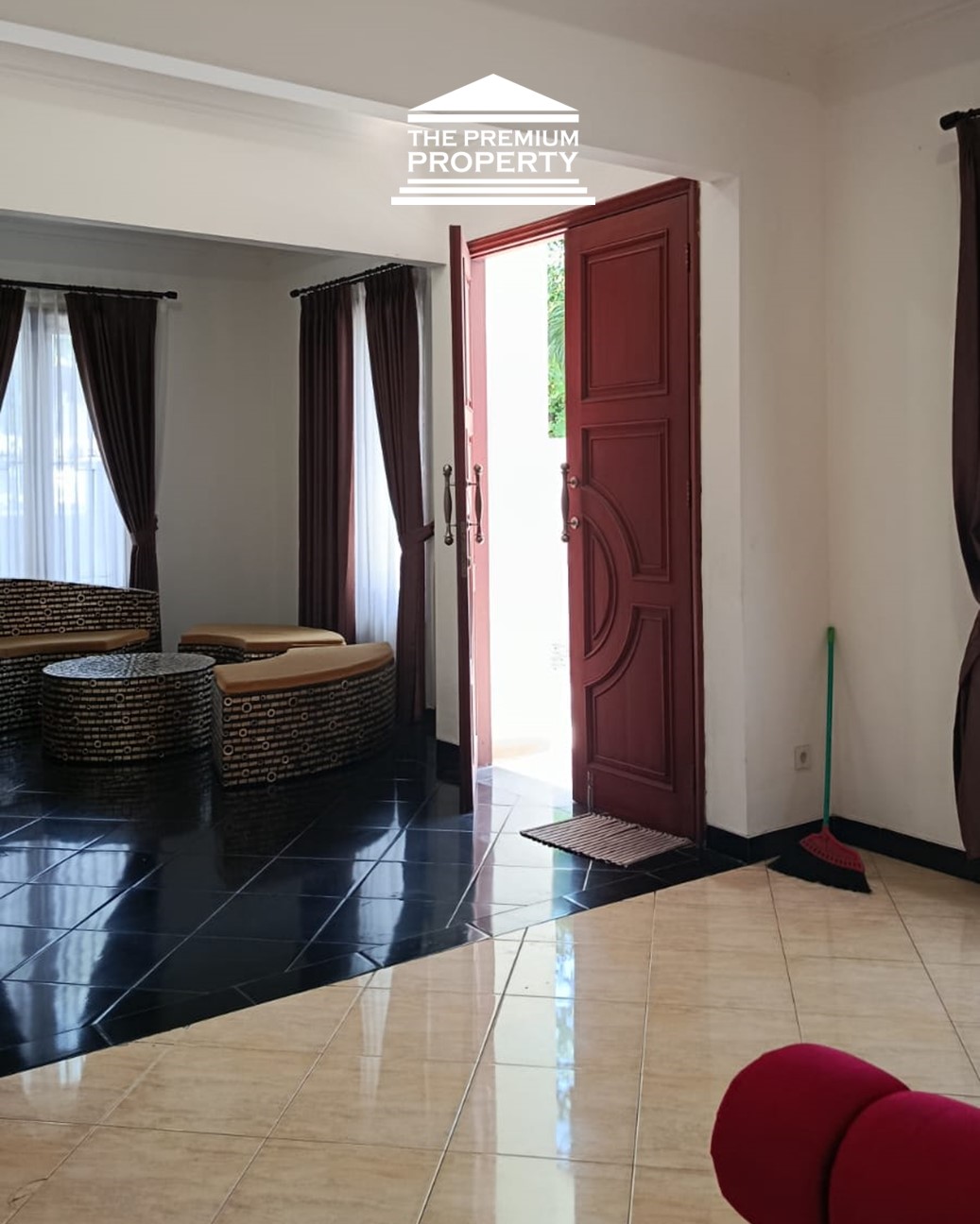 Rumah 2 Lantai Siap Huni Area Pakubuwono, 6 Kamar Tidur