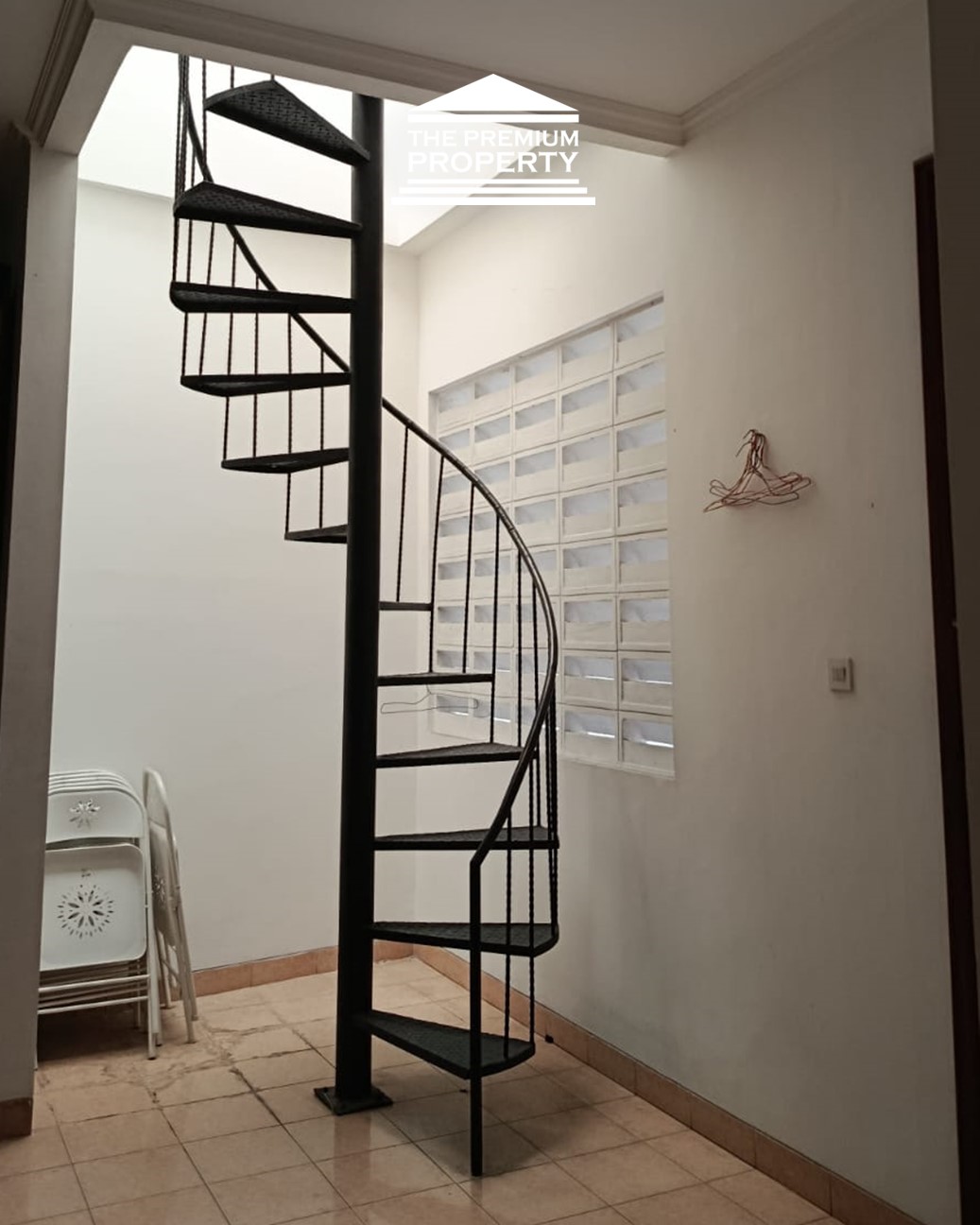 Rumah 2 Lantai Siap Huni Area Pakubuwono, 6 Kamar Tidur