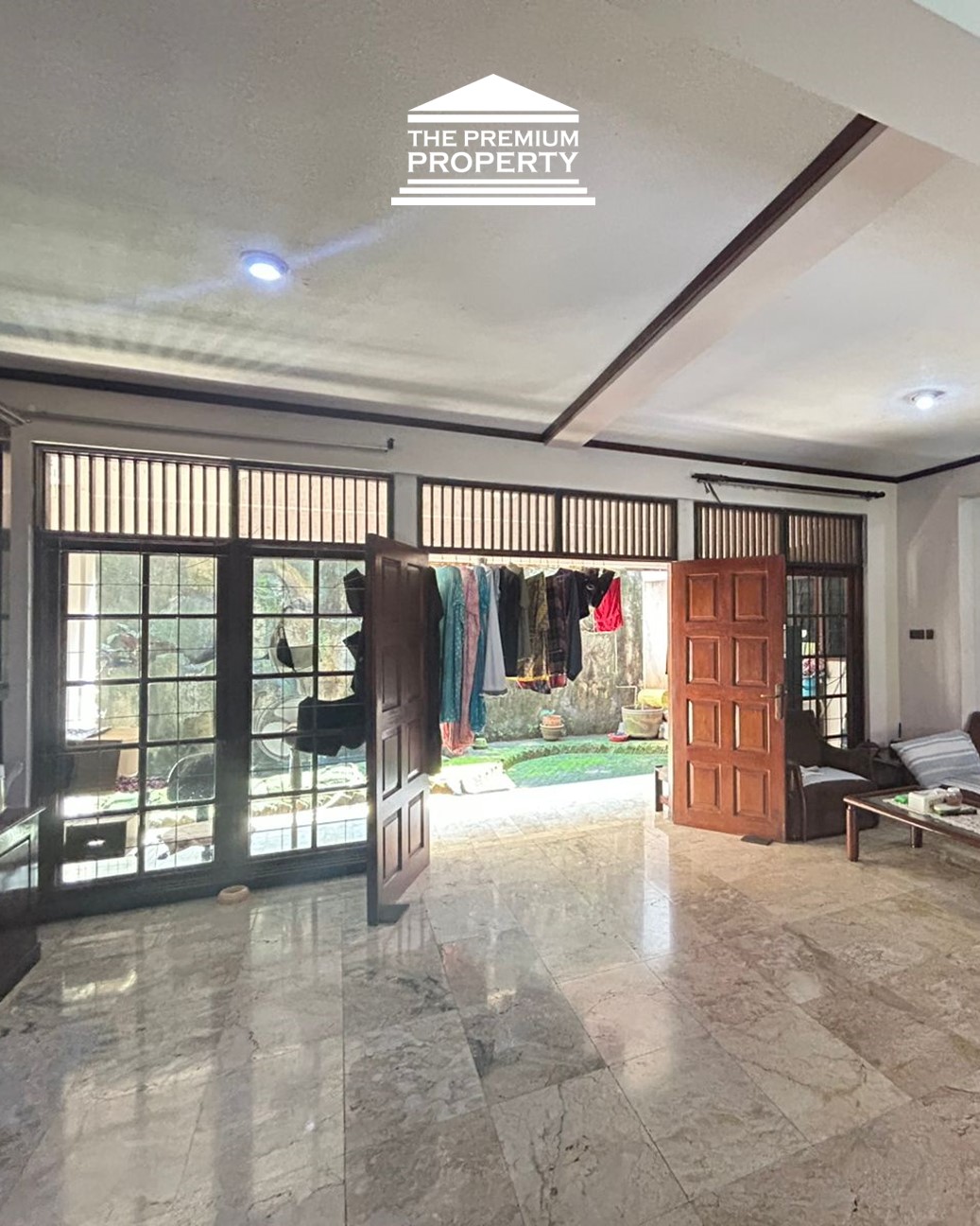 Dijual Rumah Lama 2 Lantai di Pasar Minggu. 250 meter ke McD Jati Padang