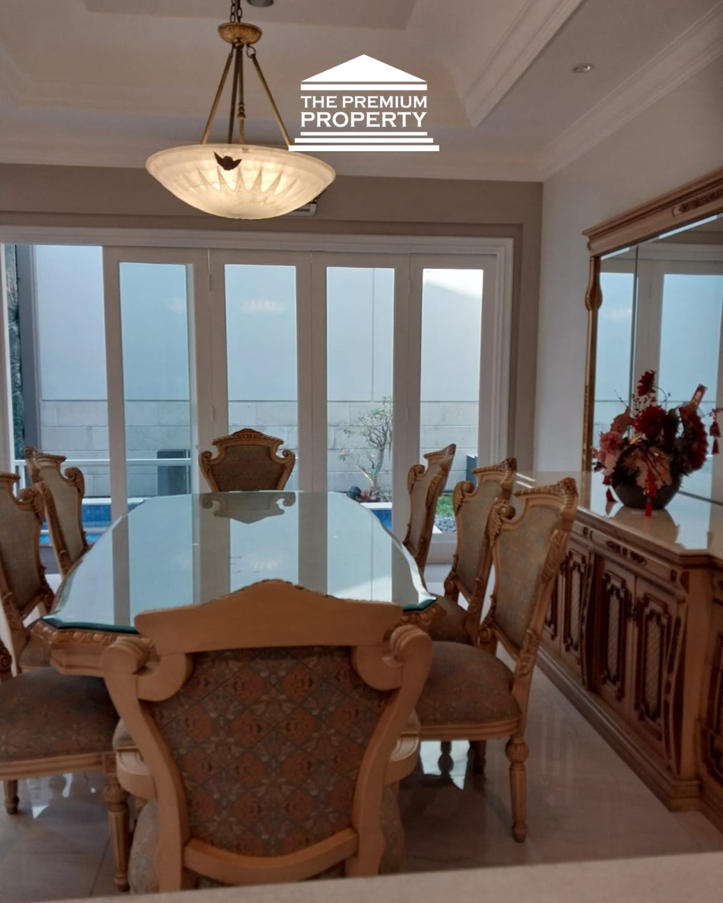 Rumah Dijual di Pondok Indah, area Favorit, Brand New, Semi Furnished, ada Kolam Renang