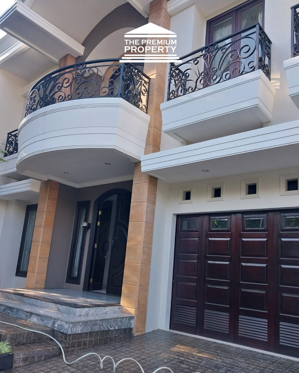 Rumah Dijual di Pondok Indah, area Favorit, Brand New, Semi Furnished, ada Kolam Renang