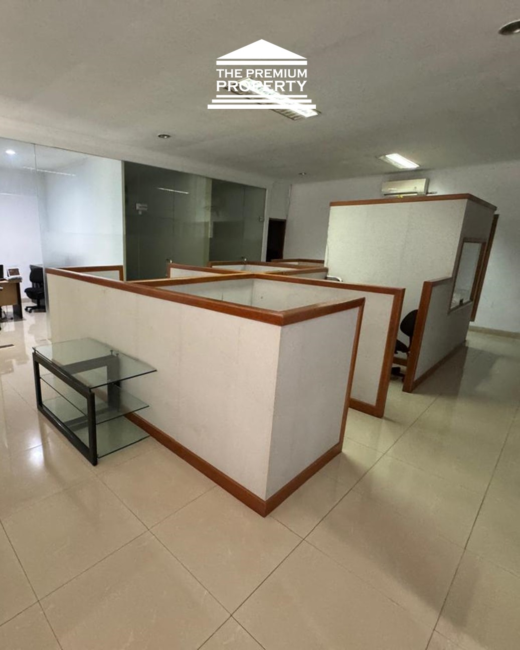 Dijual Rumah Eks Kantor di Mampang Prapatan, 1 Lantai. Cocok Kantor