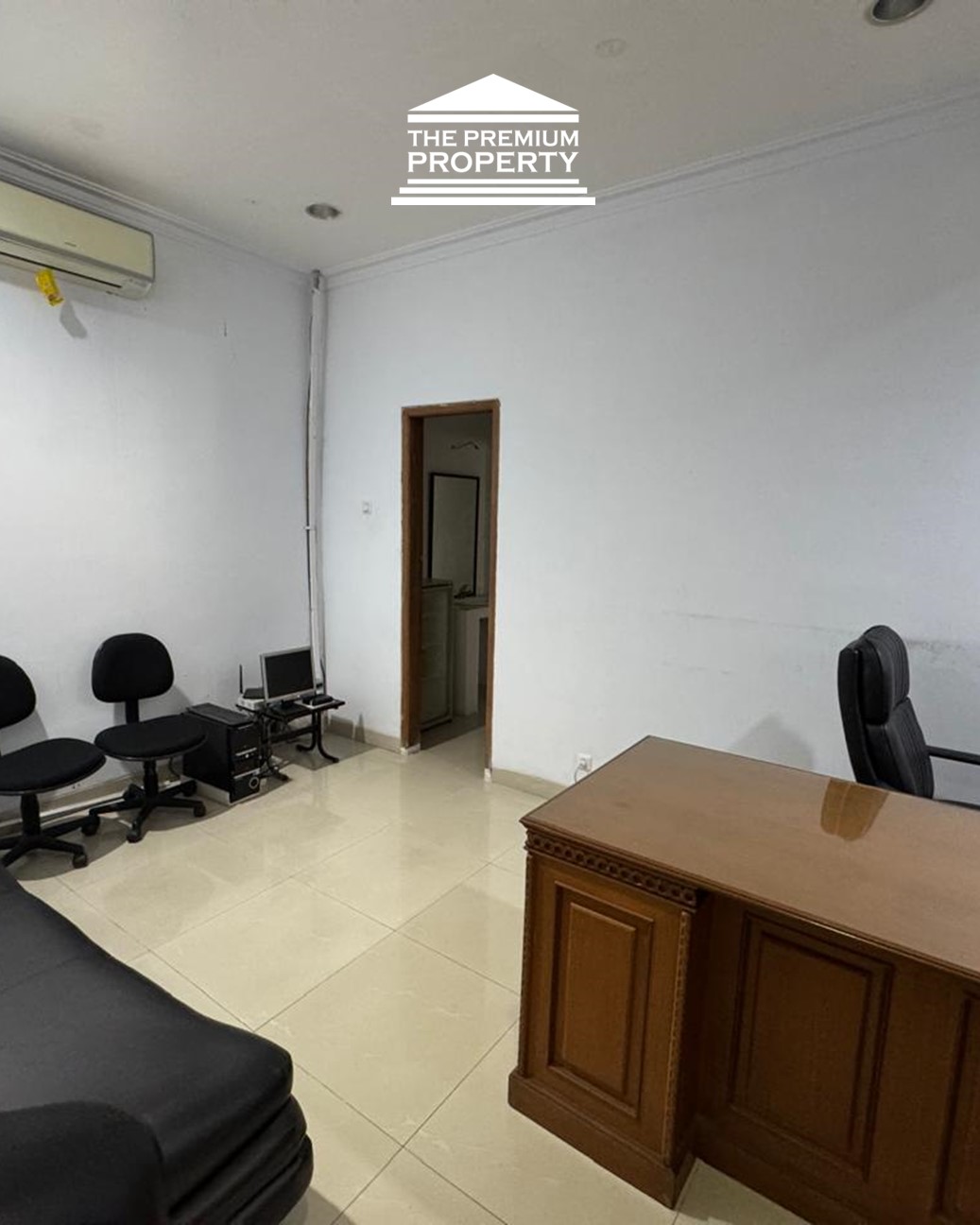 Dijual Rumah Eks Kantor di Mampang Prapatan, 1 Lantai. Cocok Kantor