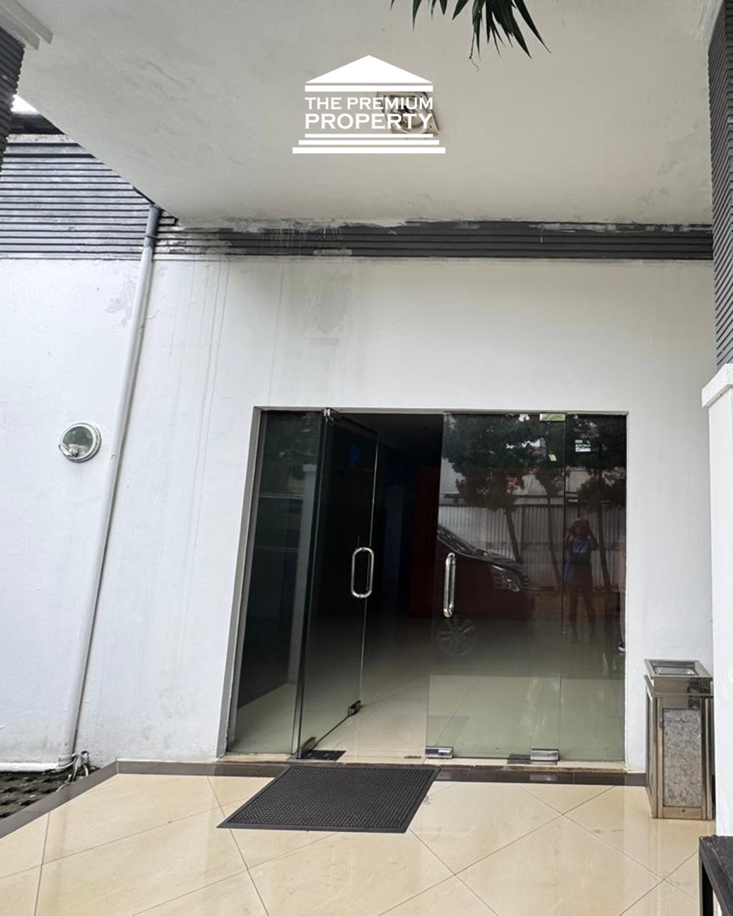 Dijual Rumah Eks Kantor di Mampang Prapatan, 1 Lantai. Cocok Kantor