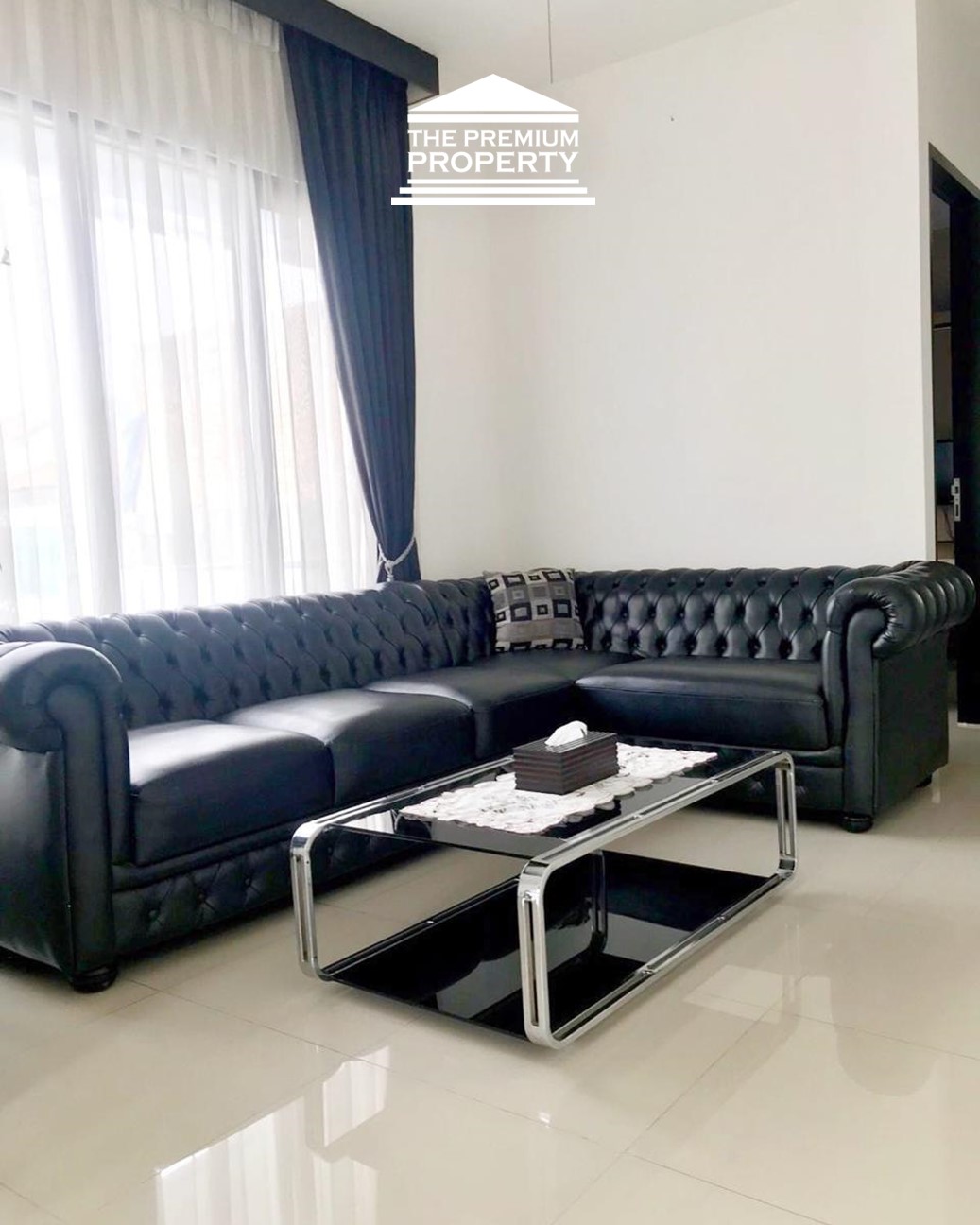 Rumah Dijual di Pondok Labu, Dalam Komplek, 2 Lantai, 4 Kamar Tidur, Ada Kolam Renang
