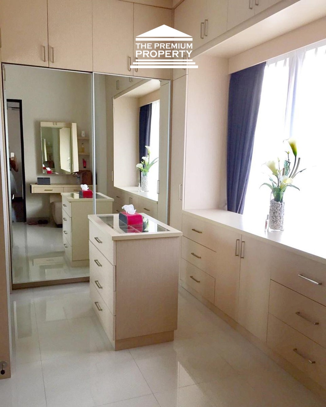 Rumah Dijual di Pondok Labu, Dalam Komplek, 2 Lantai, 4 Kamar Tidur, Ada Kolam Renang