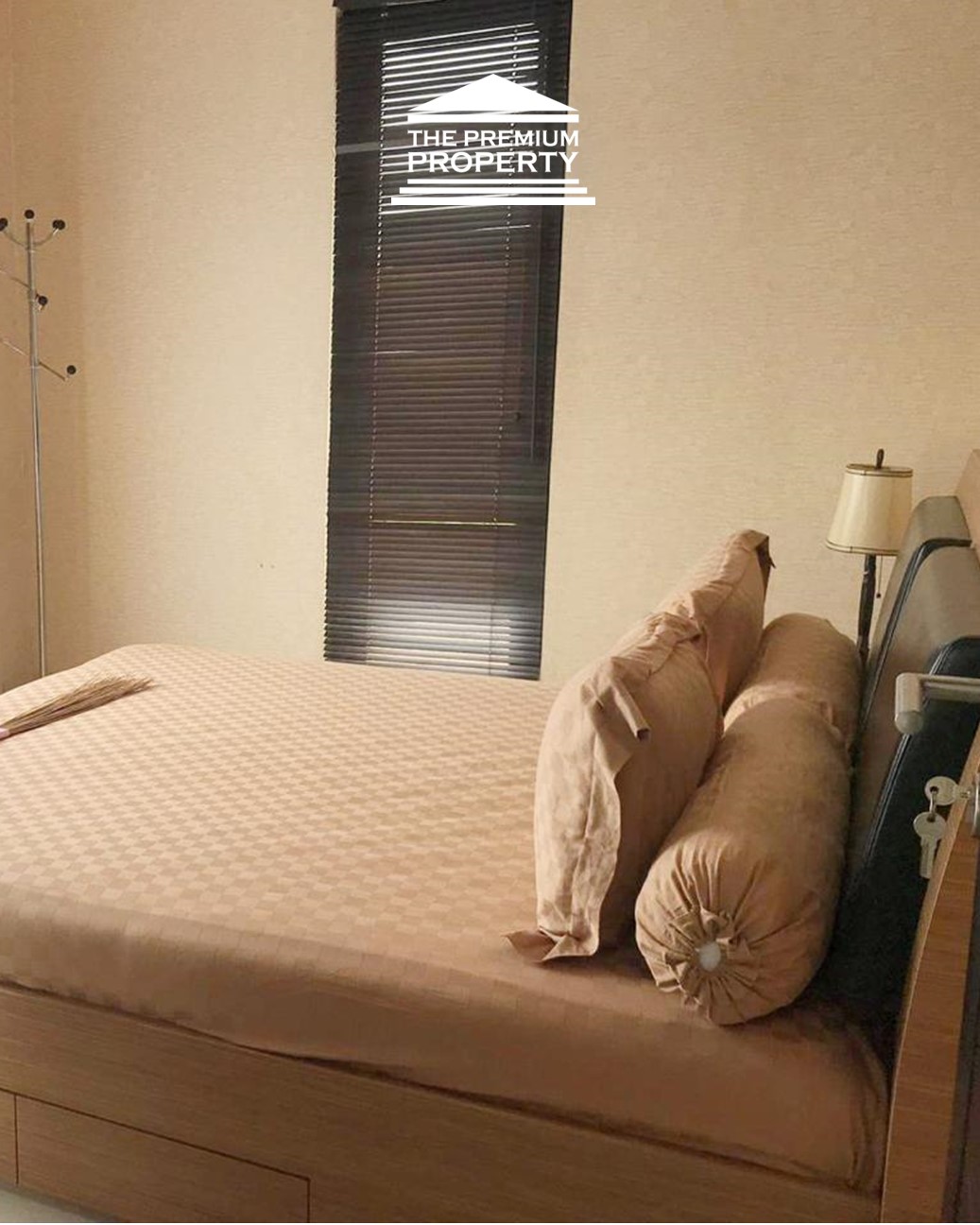 Rumah Dijual di Pondok Labu, Dalam Komplek, 2 Lantai, 4 Kamar Tidur, Ada Kolam Renang