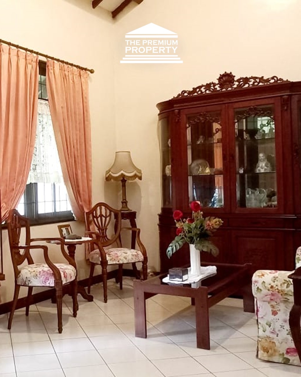 Rumah Dijual di Lebak Bulus, 2 Lantai, Luas 250 m2, 3 Kamar Tidur, Bebas Banjir