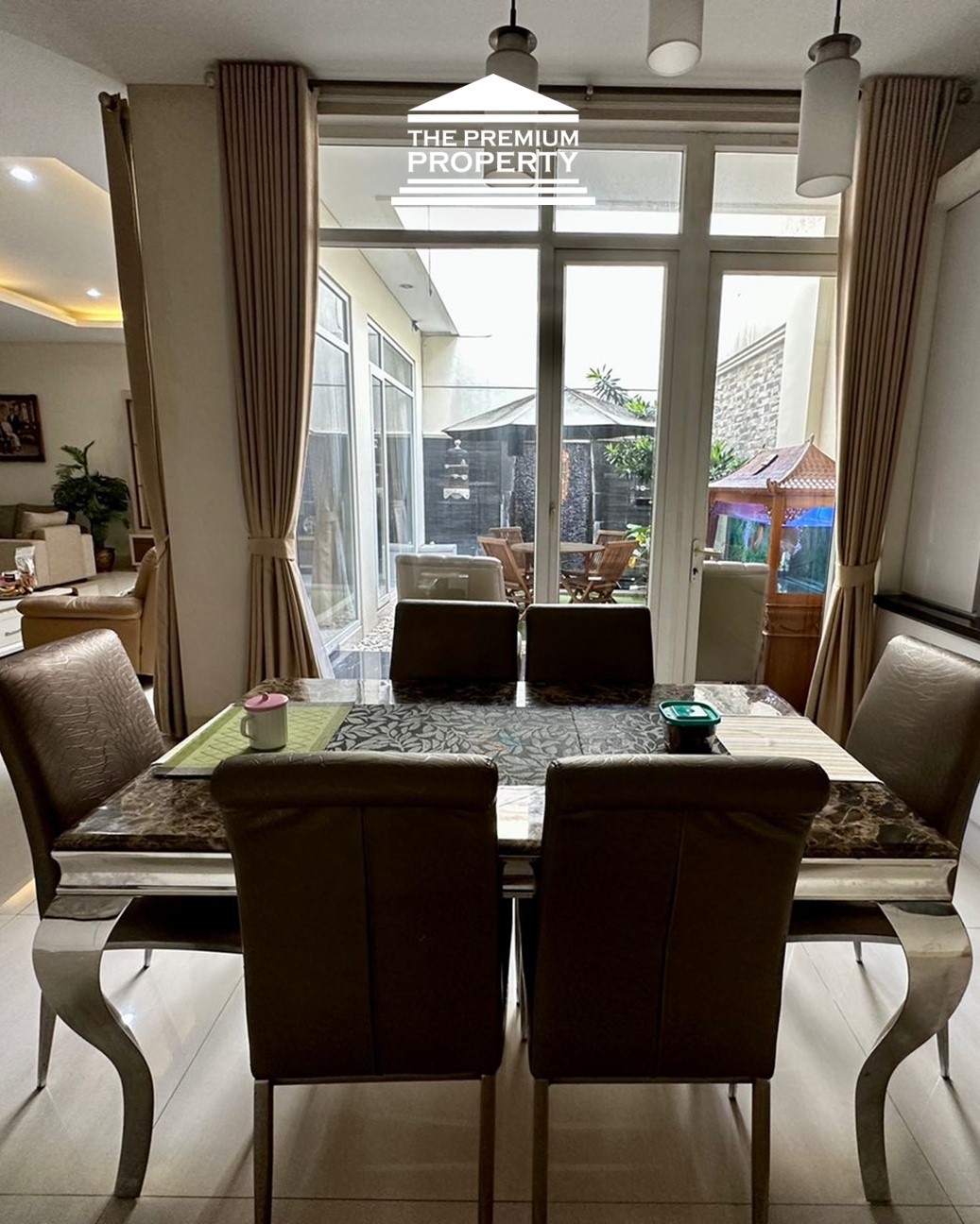 Rumah Cantik Dijual di Pondok Indah, 3 Lantai, 6 Kamar Tidur