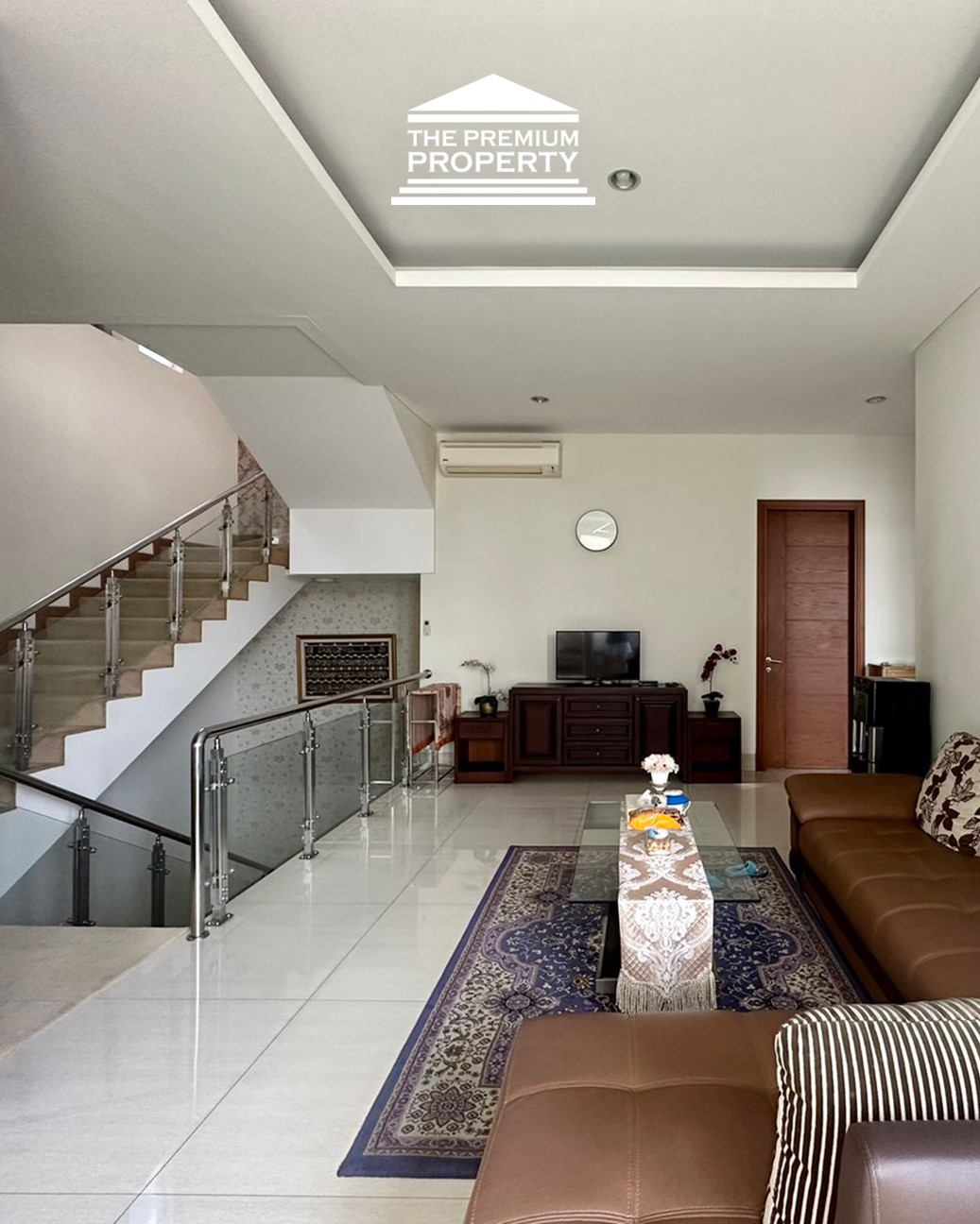 Rumah Cantik Dijual di Pondok Indah, 3 Lantai, 6 Kamar Tidur