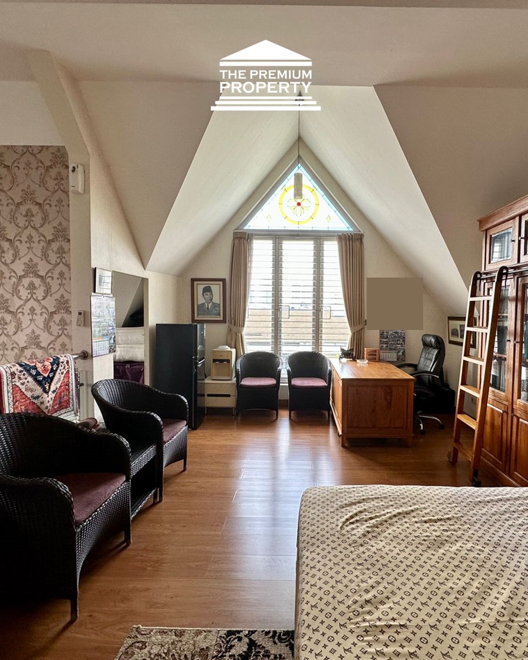 Rumah Cantik Dijual di Pondok Indah, 3 Lantai, 6 Kamar Tidur