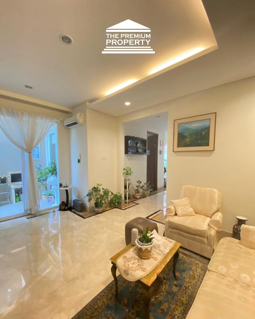 Rumah Dijual di Pondok Indah. 2,5 lantai, 4 Kamar Tidur